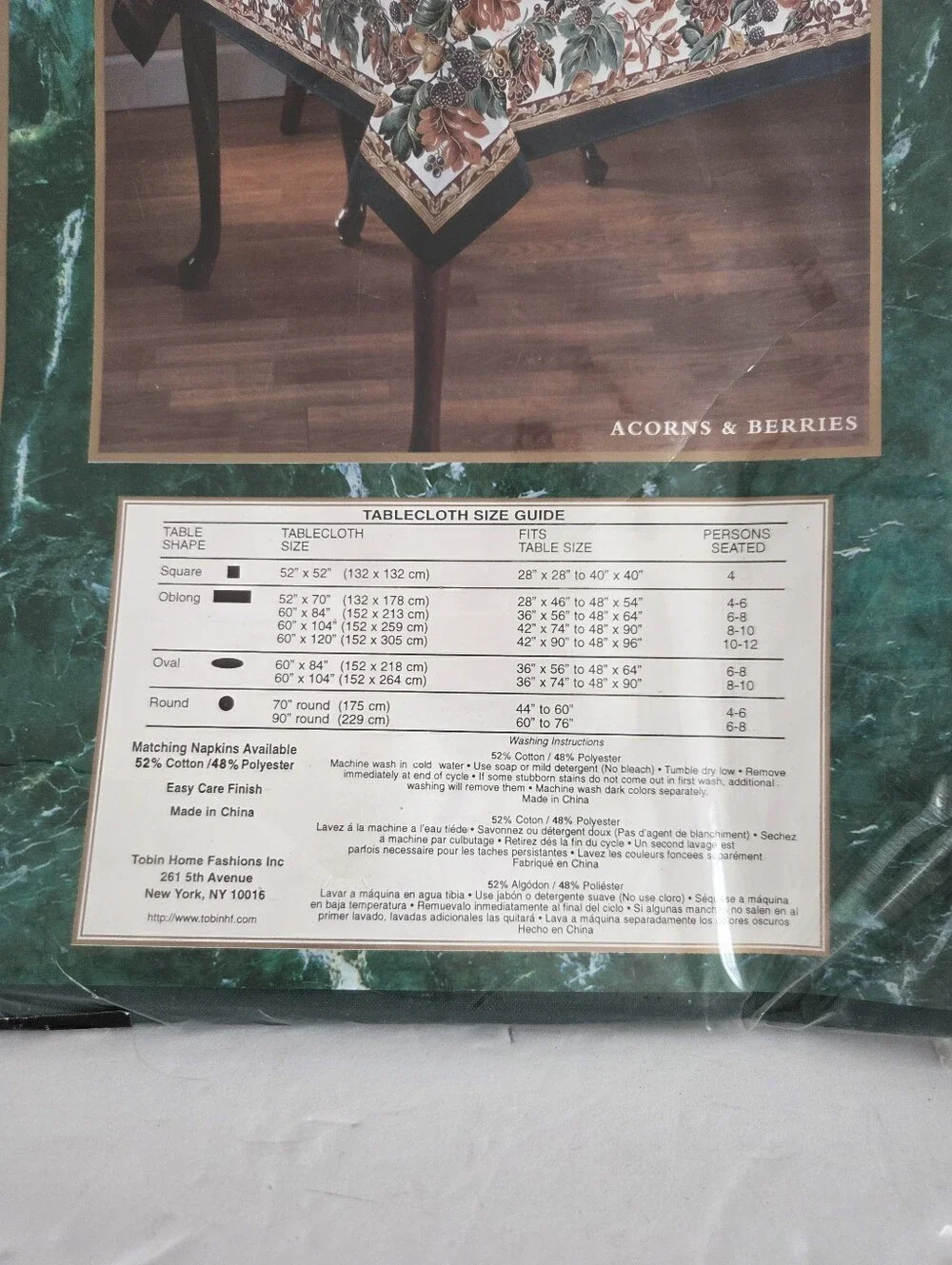 Tobin  Holiday Tablecloth Acorns &berries Sz.60×84in.oblong